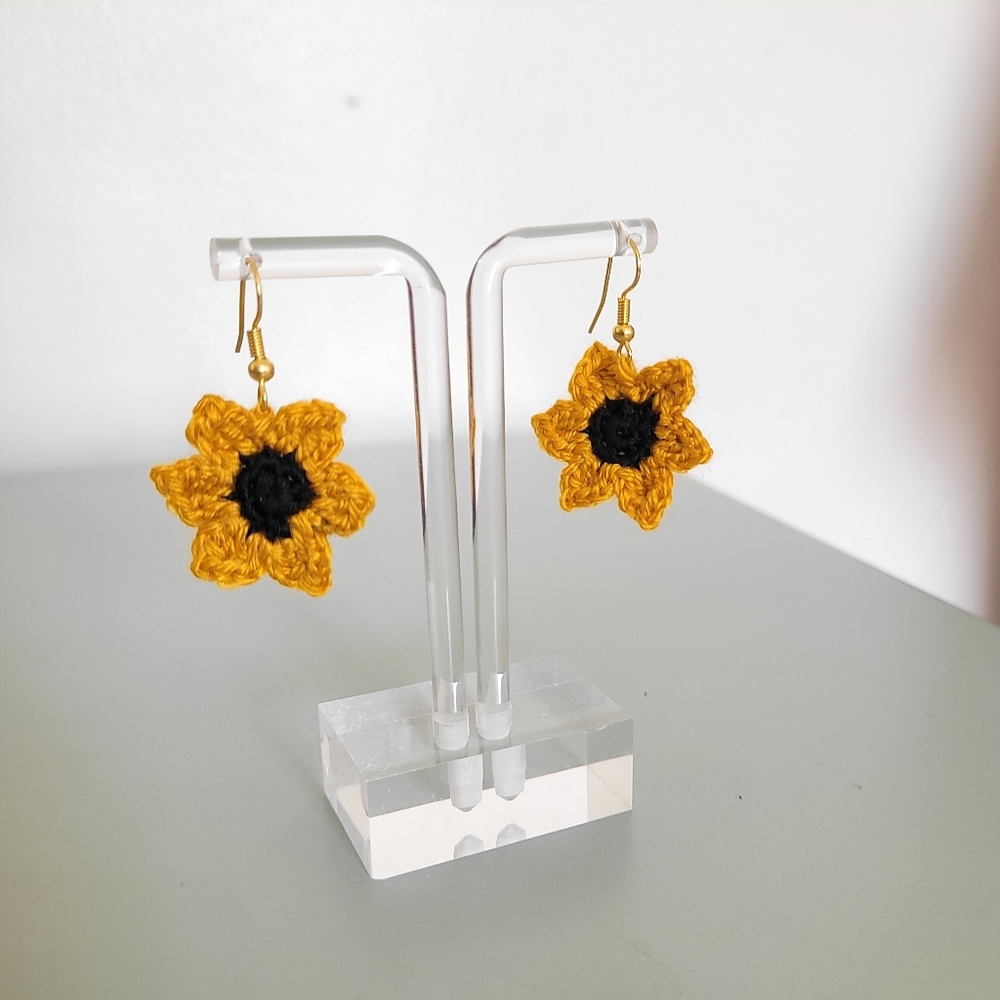 handmade crochet sunflower earrings